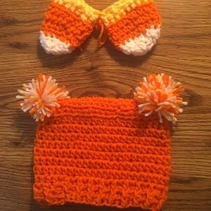 NEWBORN CANDY CORN HAT AND MITTENS
